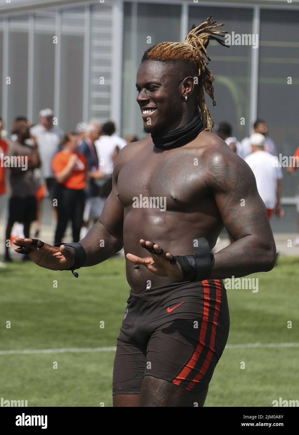 Berea, United States. 03rd Aug, 2022. Cleveland Browns David Kjoku (85) reacts to fans during training camp in Berea, Ohio, on Wednesday, August 3, 2022. Photo by Aaron Josefczyk/UPI Credit: UPI/Alamy Live News Stock Photo
