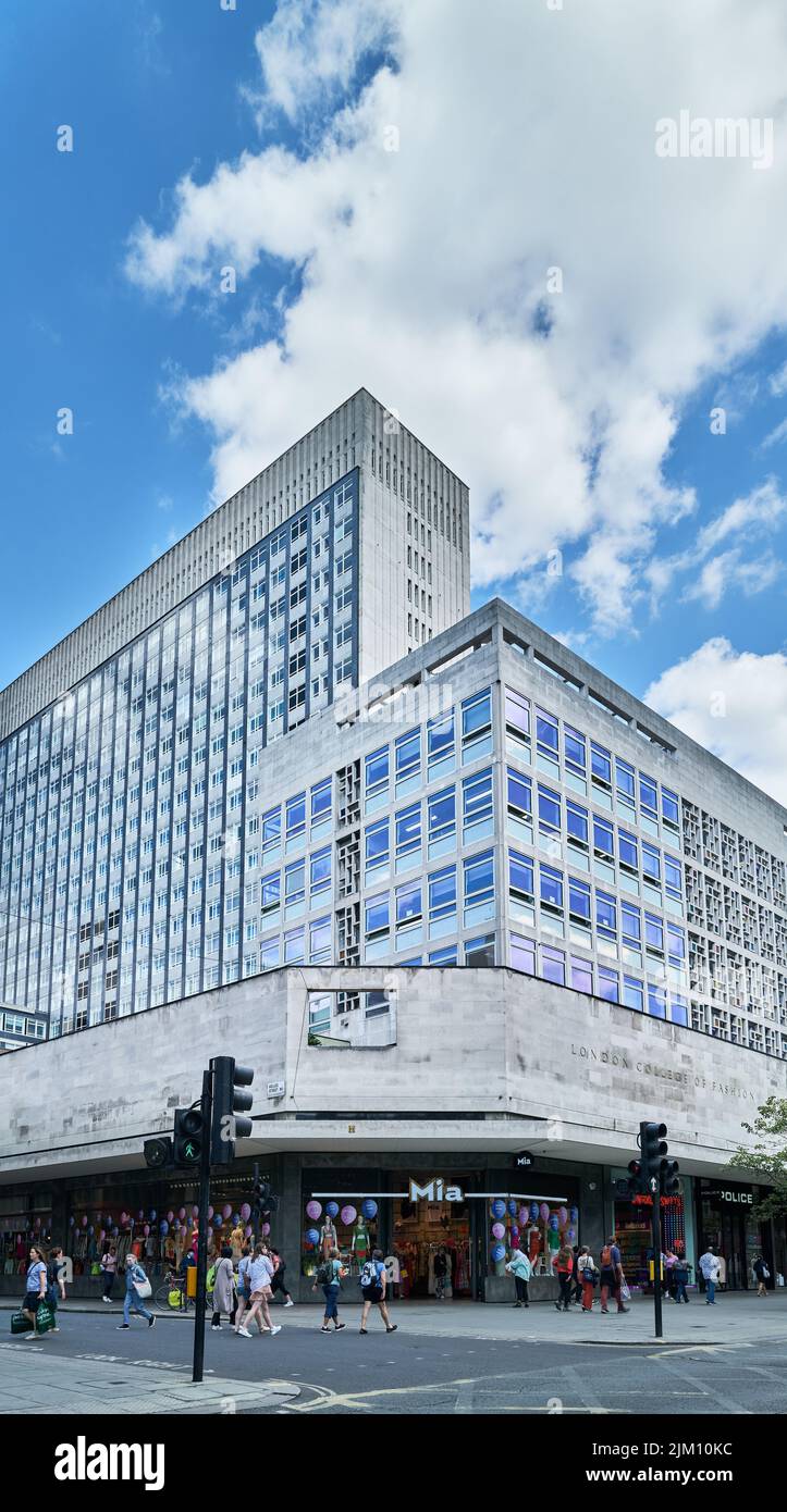 London college of Fashion, University of the Arts, Oxford Street