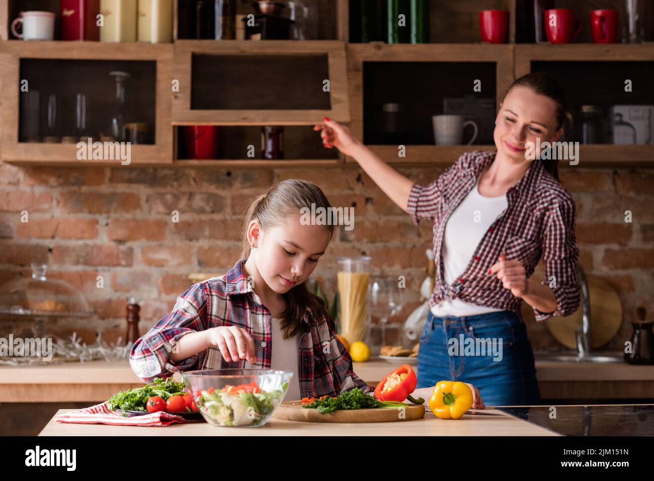 healthy family eating lifestyle preparing salad Stock Photo Alamy