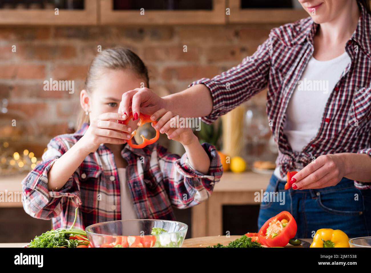 healthy family eating lifestyle preparing salad Stock Photo Alamy