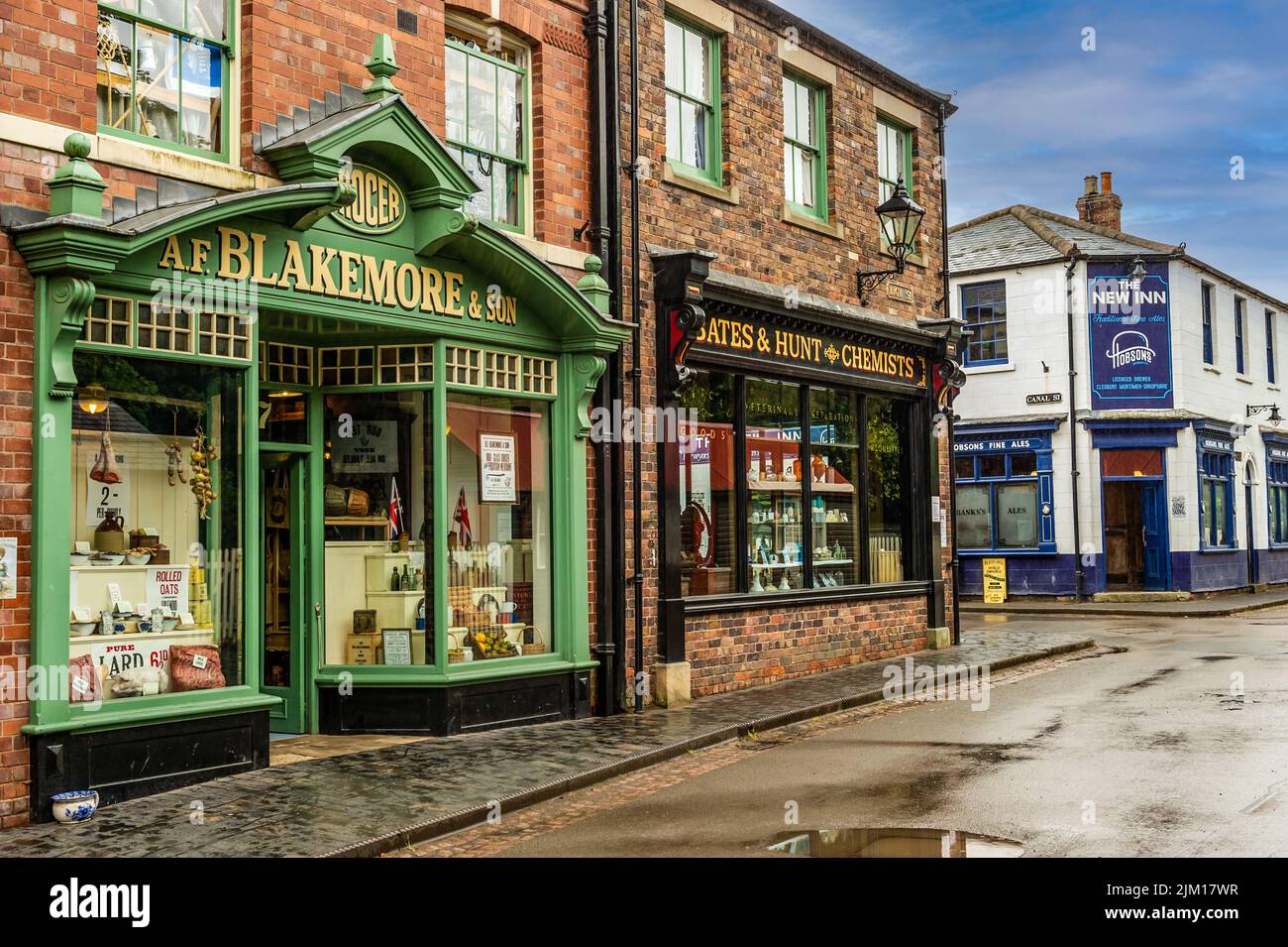 A typical Victorian Street at Blists Hill Victorian Village, Ironbridge ...