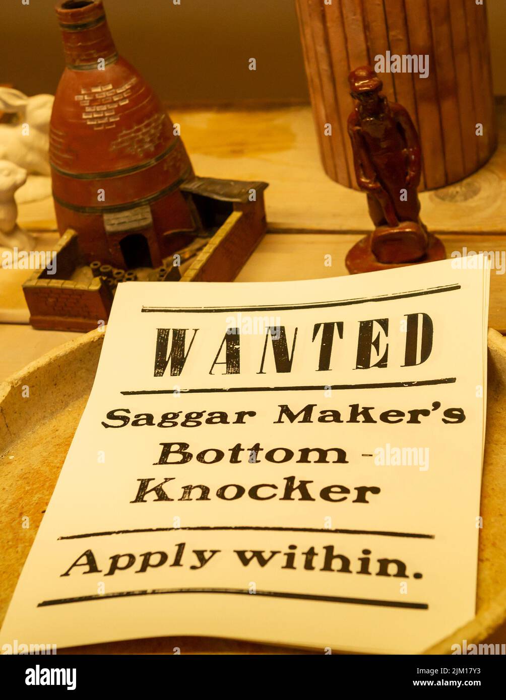 Saggar makers bottom knocker hires stock photography and images Alamy