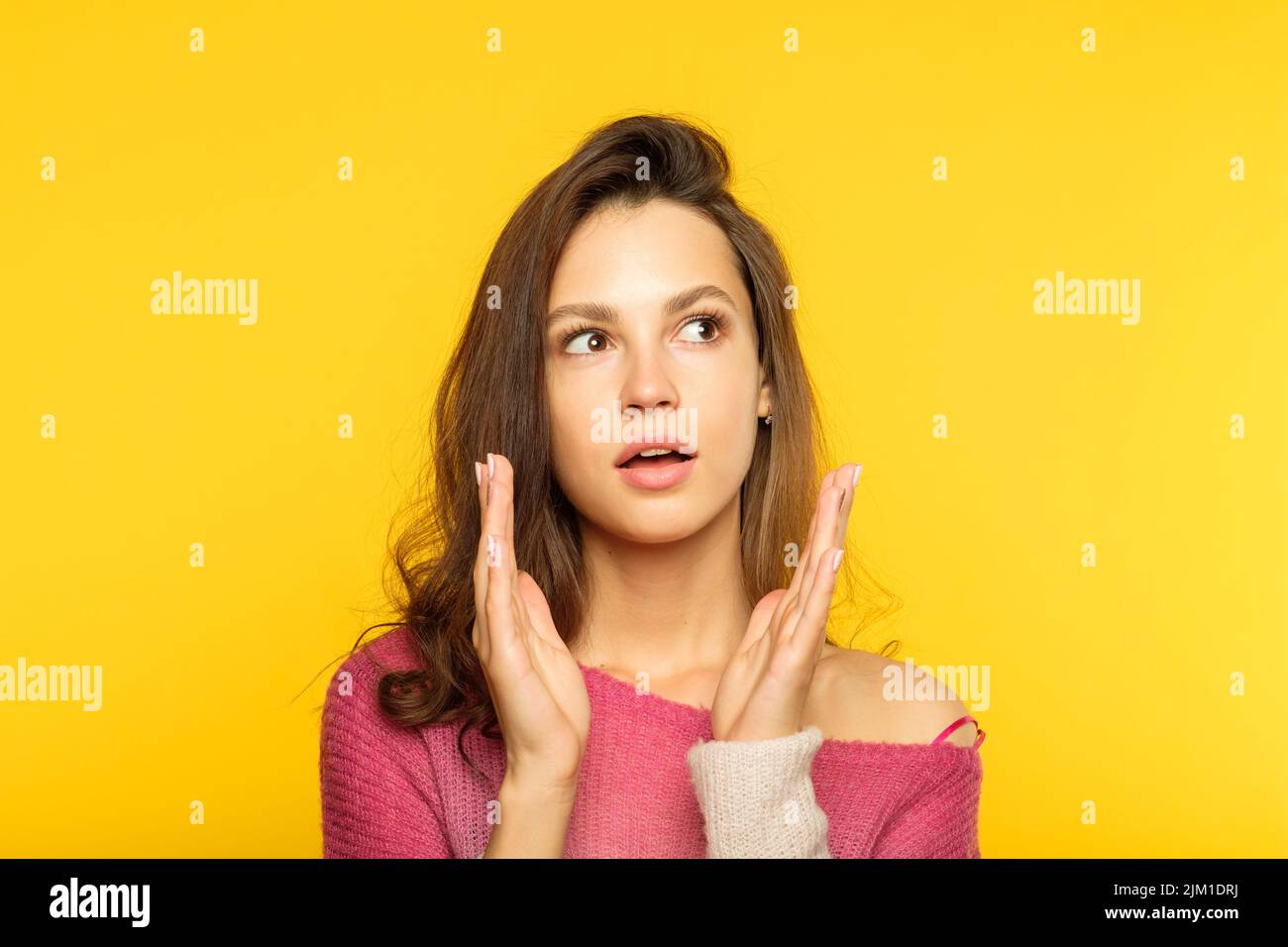 surprised astonished overwhelmed girl reaction Stock Photo Alamy