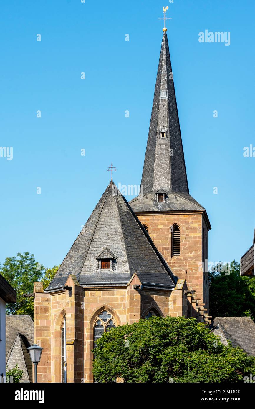 Deutschland, NRW, Kreis Düren, Kreuzau (Krözau), Pfarrkirche St. Heribert Stock Photo