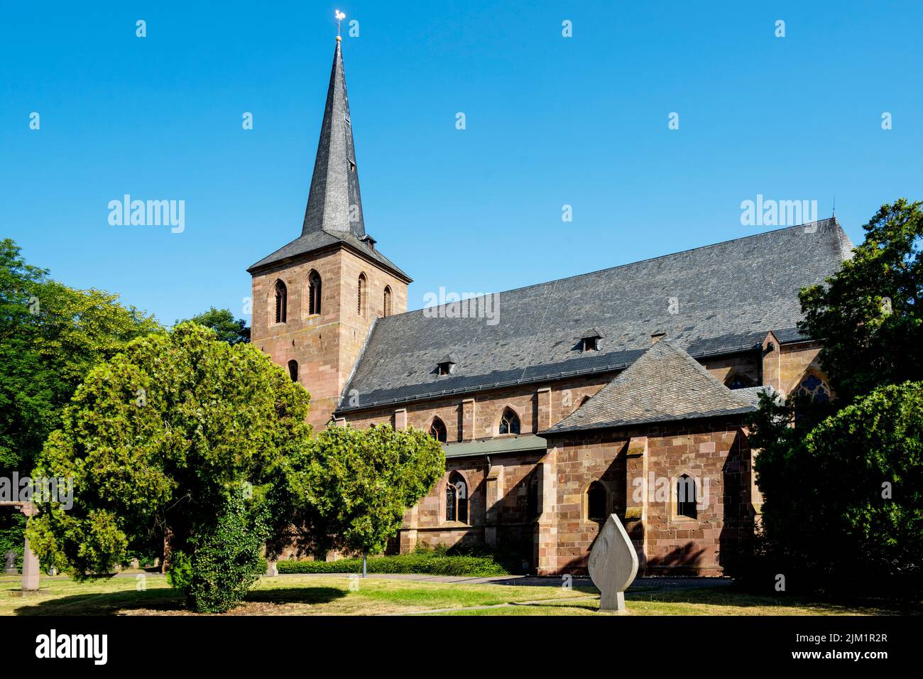 Deutschland, NRW, Kreis Düren, Kreuzau (Krözau), Pfarrkirche St. Heribert Stock Photo