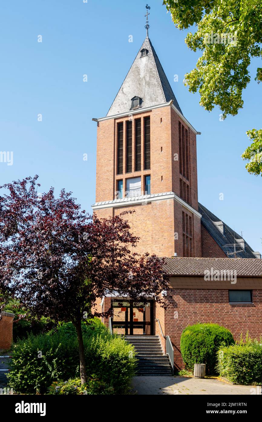 Deutschland, NRW, Kreis Düren, Vettweiß, Pfarrkirche Sankt Gereon Stock Photo