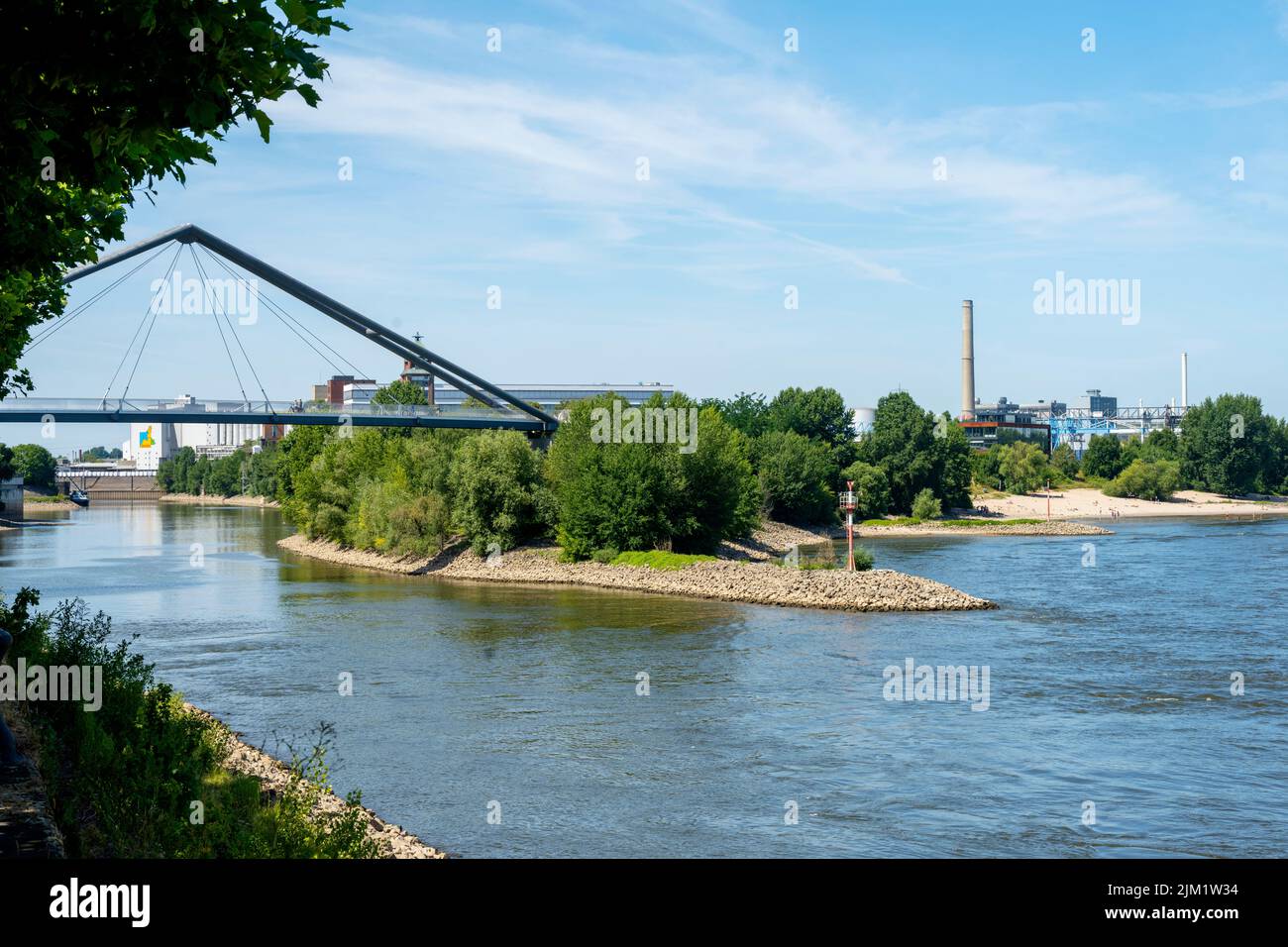 Deutschland, Düsseldorf, Medienhafen, Brücke vom Parlamentsufer zur Aussichtsplattform am Rhein Stock Photo