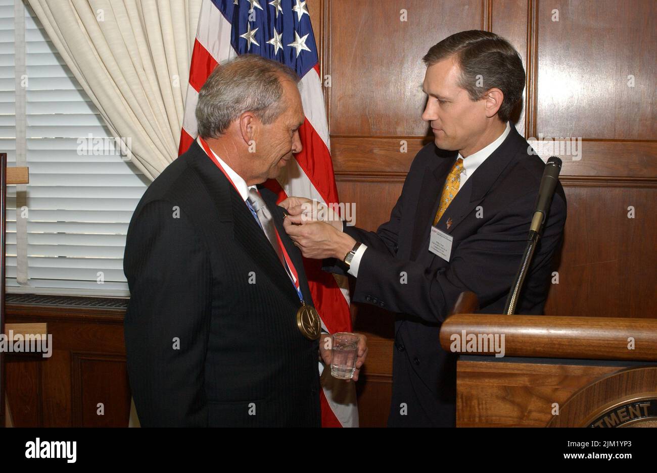 National medal of science hi-res stock photography and images - Alamy