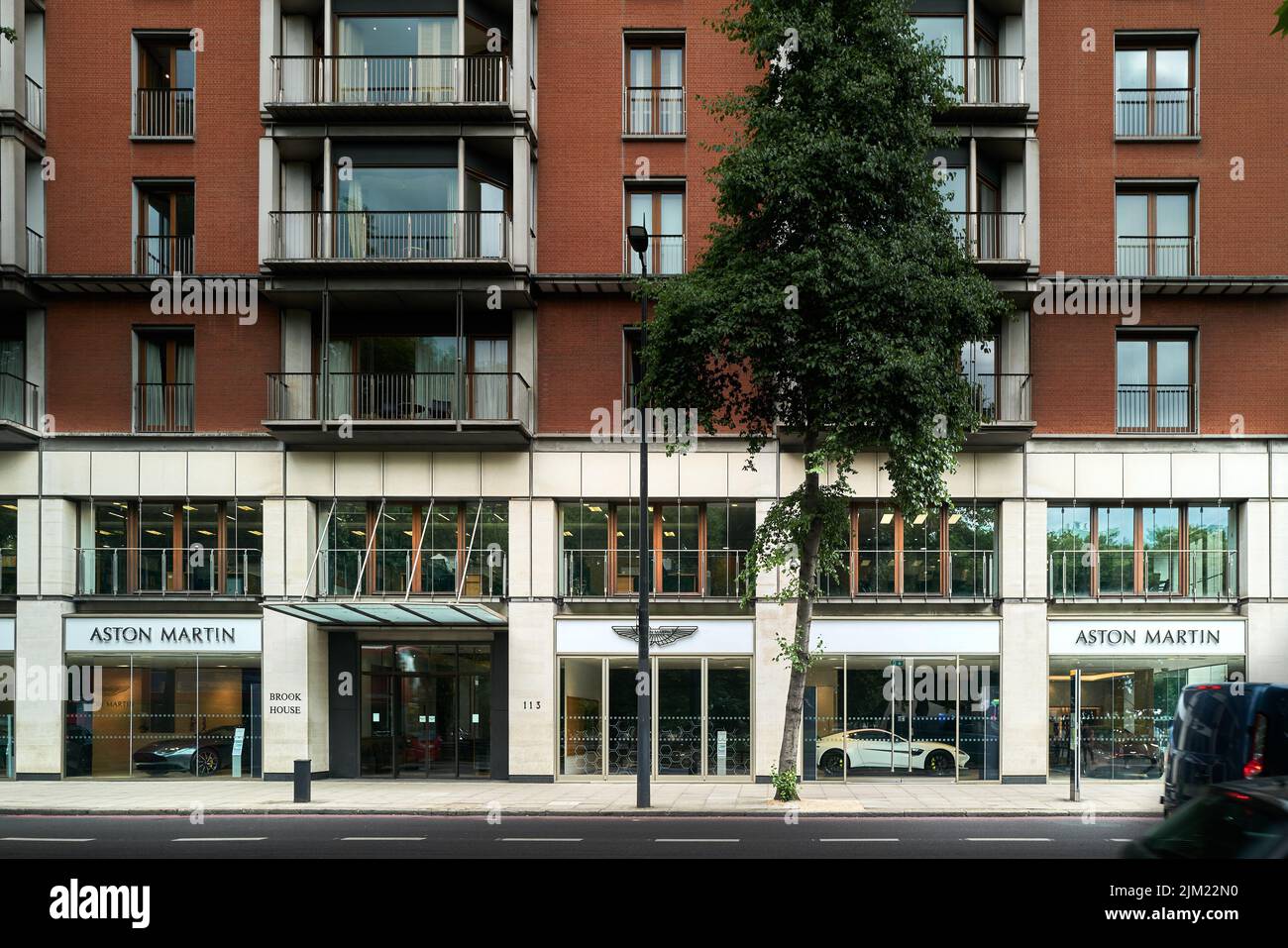 Aston Martin car show room, Park Lane, Mayfair, London, England Stock