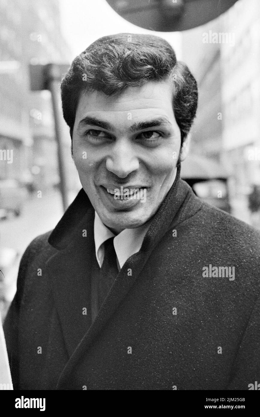 ENGELBERT HUMPERDINCK UK pop singer in 1968. Stock Photo
