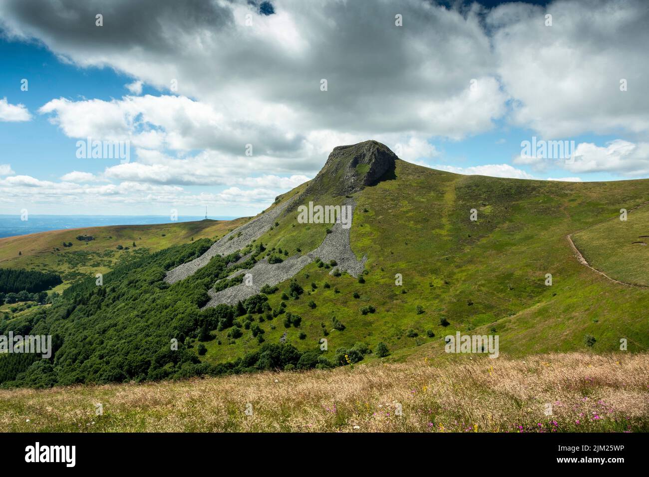 View on  Banne d'Ordanche,  Auvergne Volcanoes Regional Nature Park, Puy de Dome, Auvergne Rhone Alpes, France Stock Photo