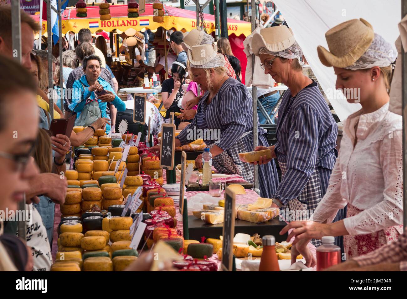 selling cheese on the cheese market in Alkmaar in Holland Stock Photo