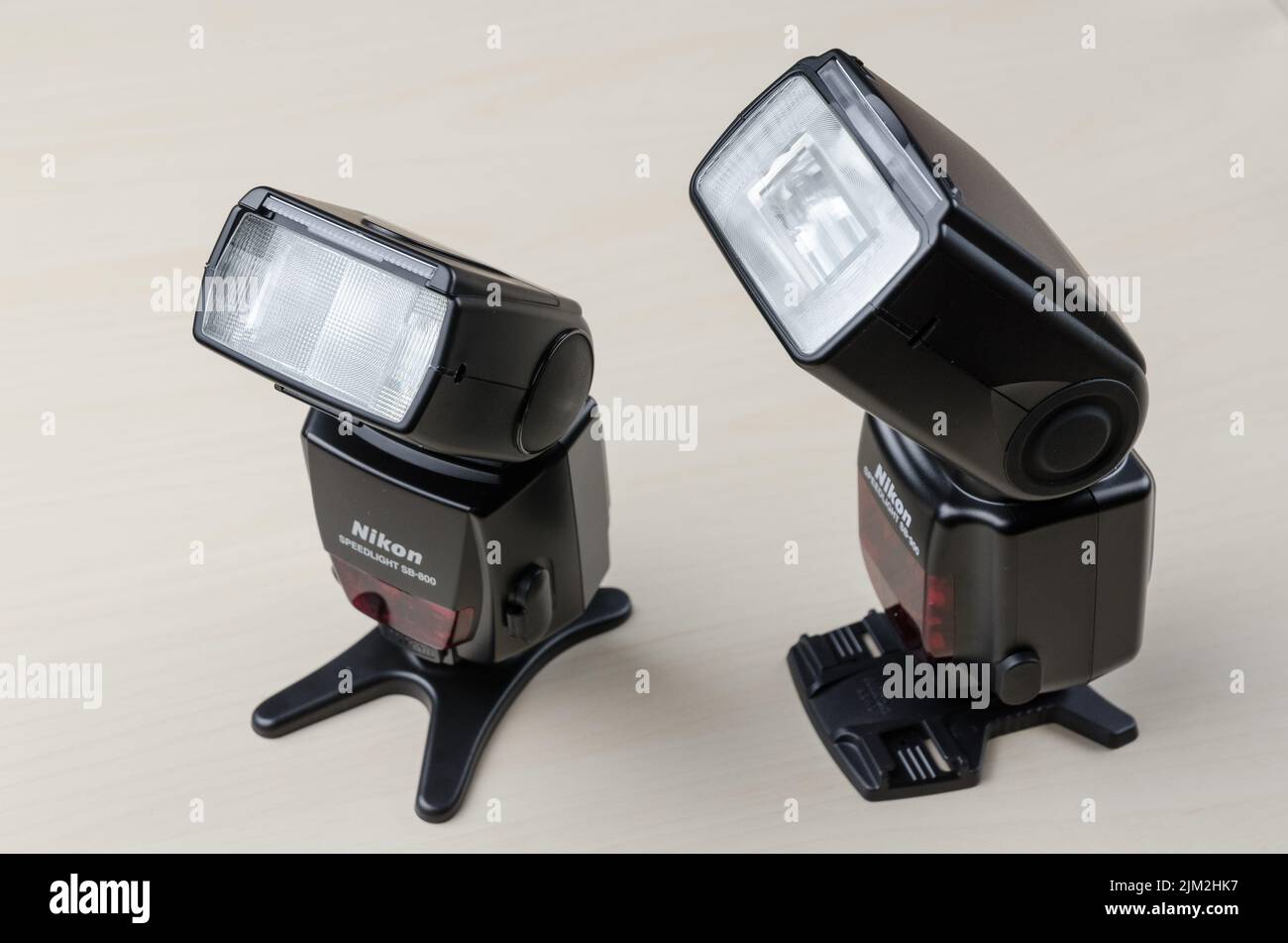 Nikon Speedlight SB800 and SB900 electronic flash units for SLR and