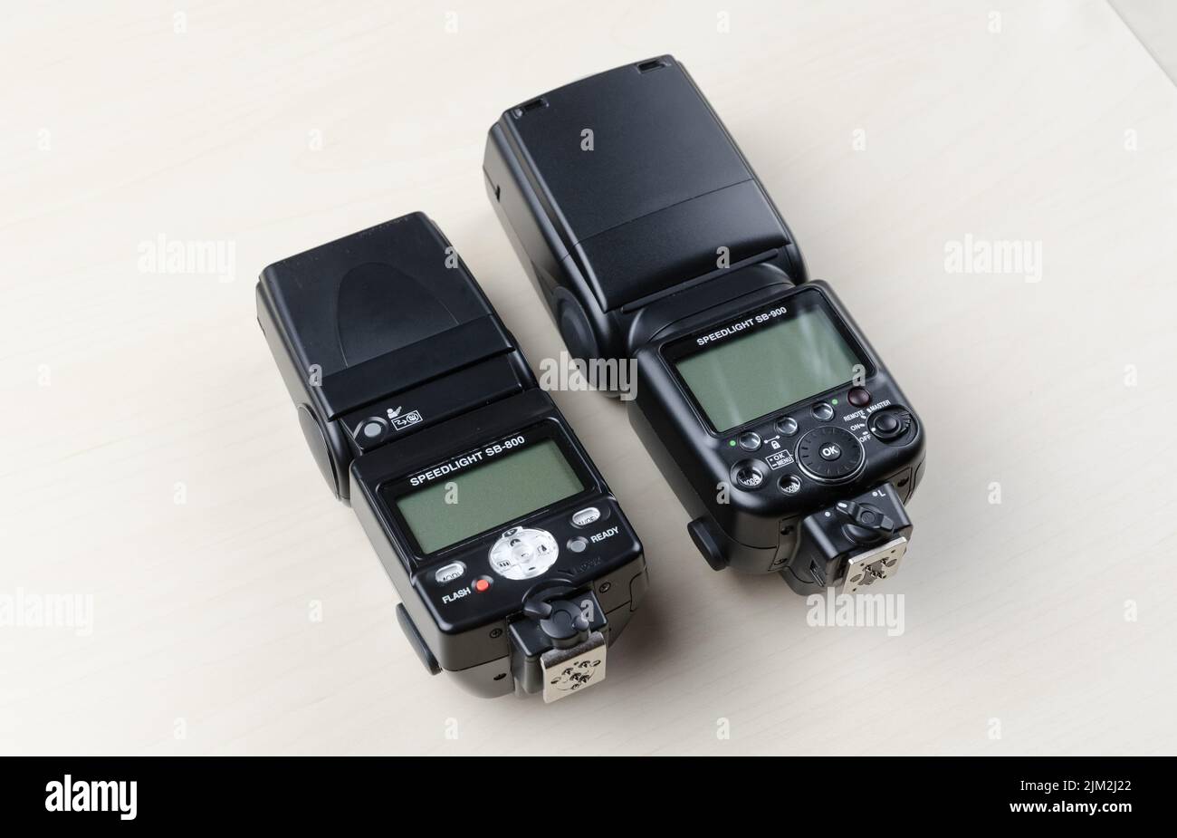 Nikon Speedlight SB800 and SB900 electronic flash units for SLR and