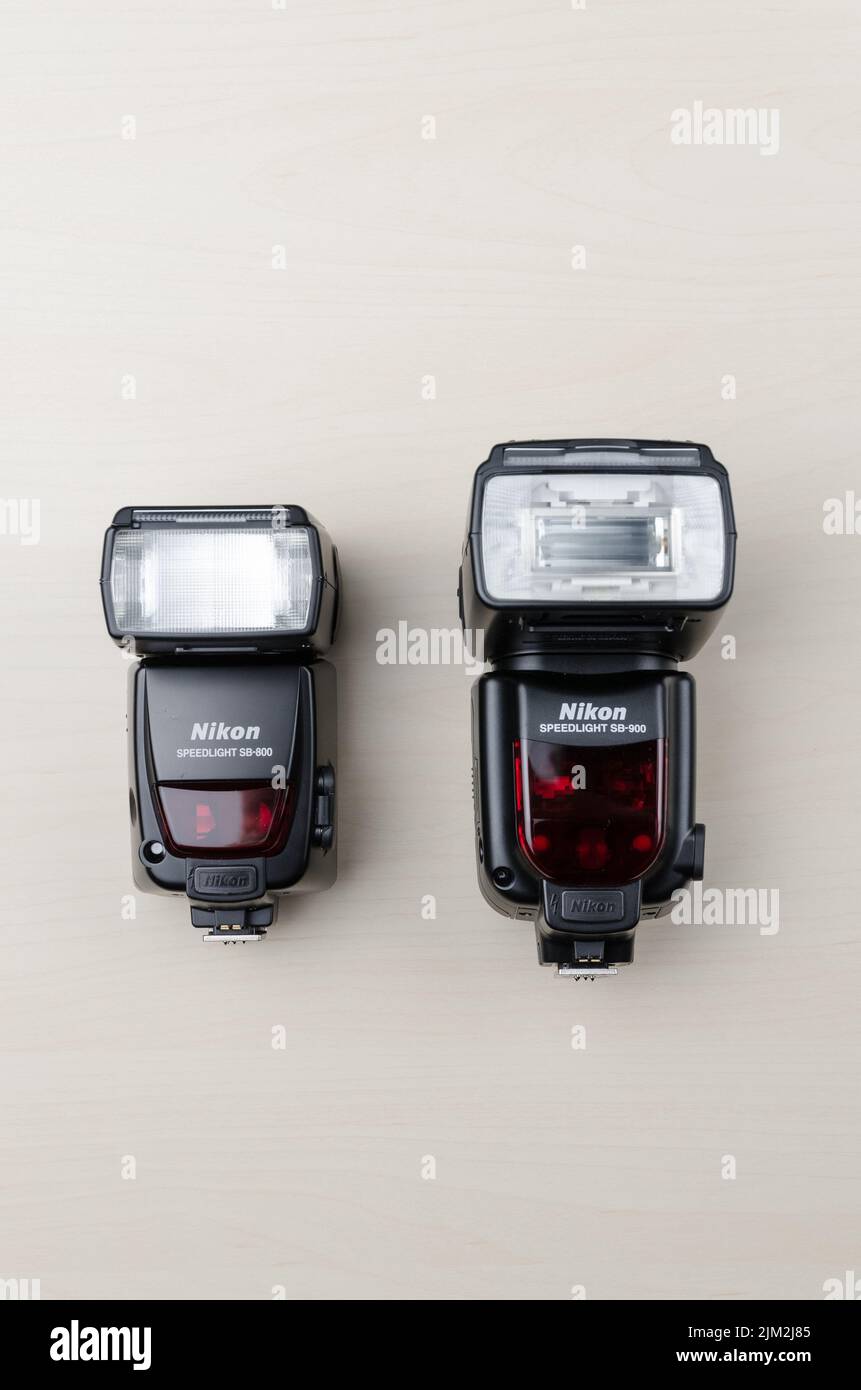 Nikon Speedlight SB800 and SB900 electronic flash units for SLR and