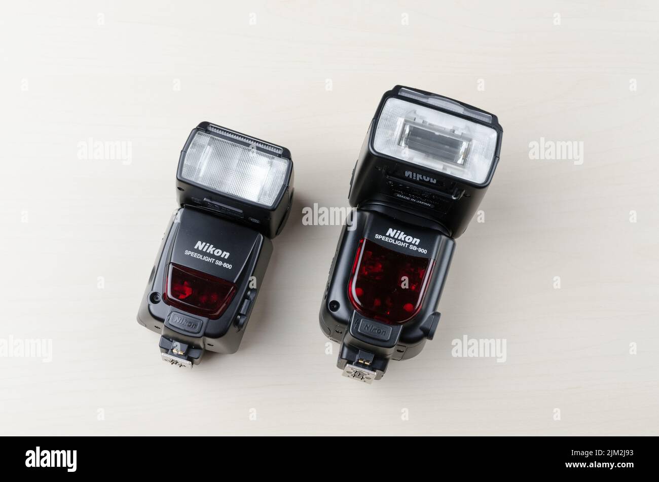 Nikon Speedlight SB800 and SB900 electronic flash units for SLR and