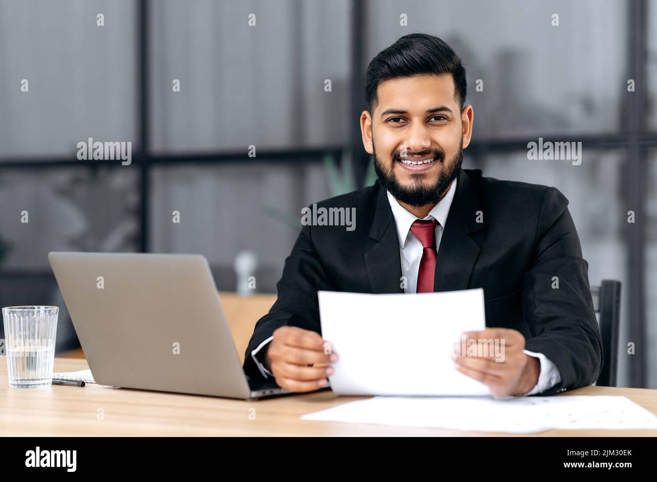 Document operator man hi-res stock photography and images - Alamy
