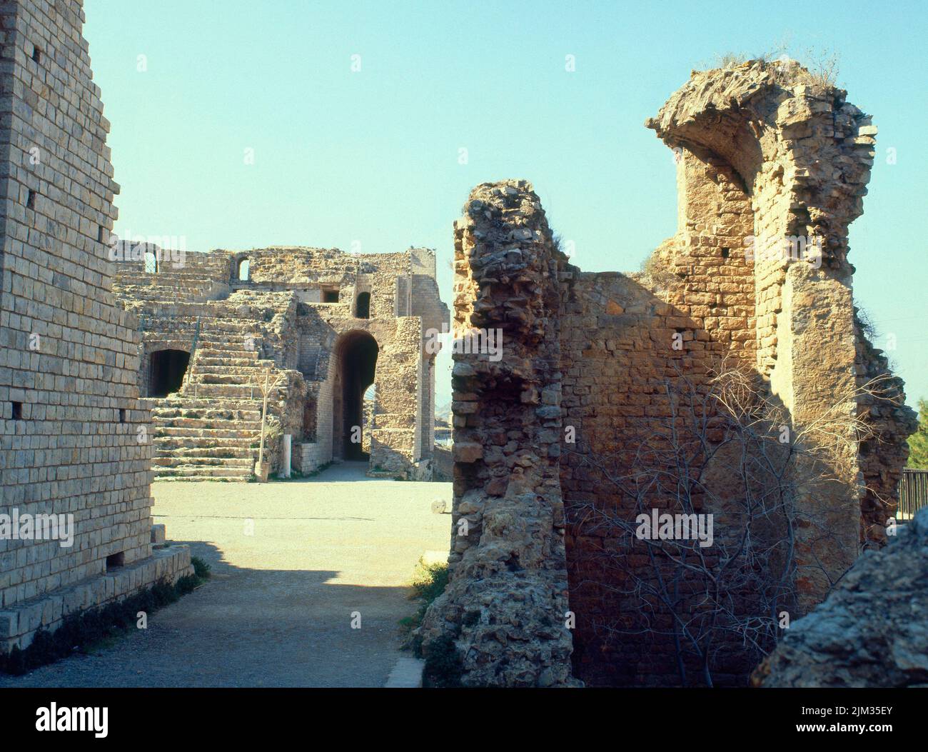 RUINAS ROMANAS. Location: TEATRO ROMANO. SAGUNTO. Valencia. SPAIN Stock ...