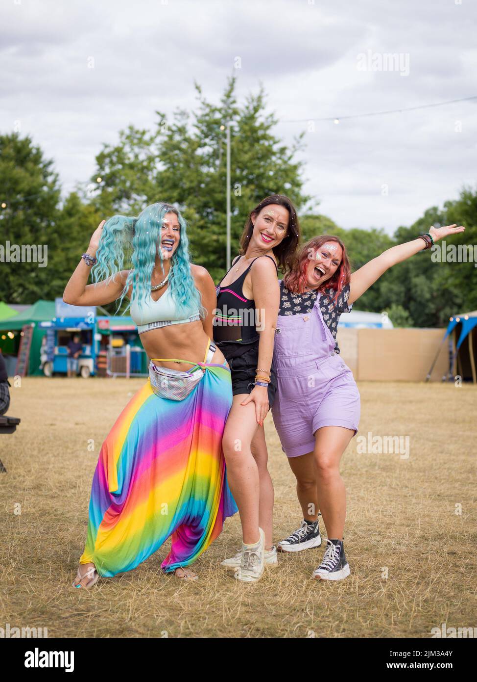 Oxfordshire, UK. 4th Aug, 2022. People enjoying the festival vibes on the first day of Wilderness Festival, Cornbury Park, Oxfordshire. Credit: Andrew Walmsley/Alamy Live News Stock Photo