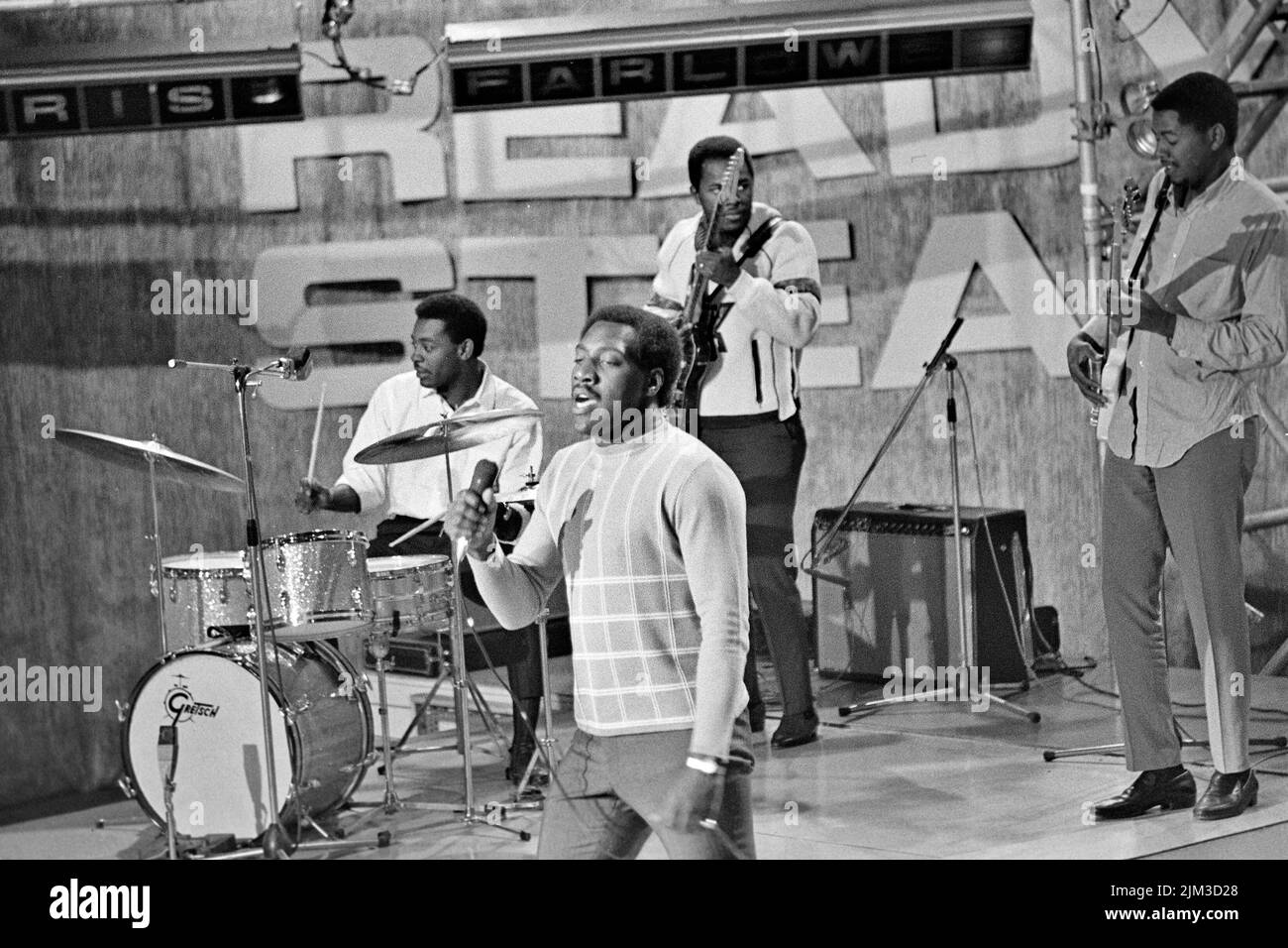 OTIS REDDING (1941-196) American Soul singer on Ready, Steady, Go ! in October 1967. Photo: Tony Gale Stock Photo