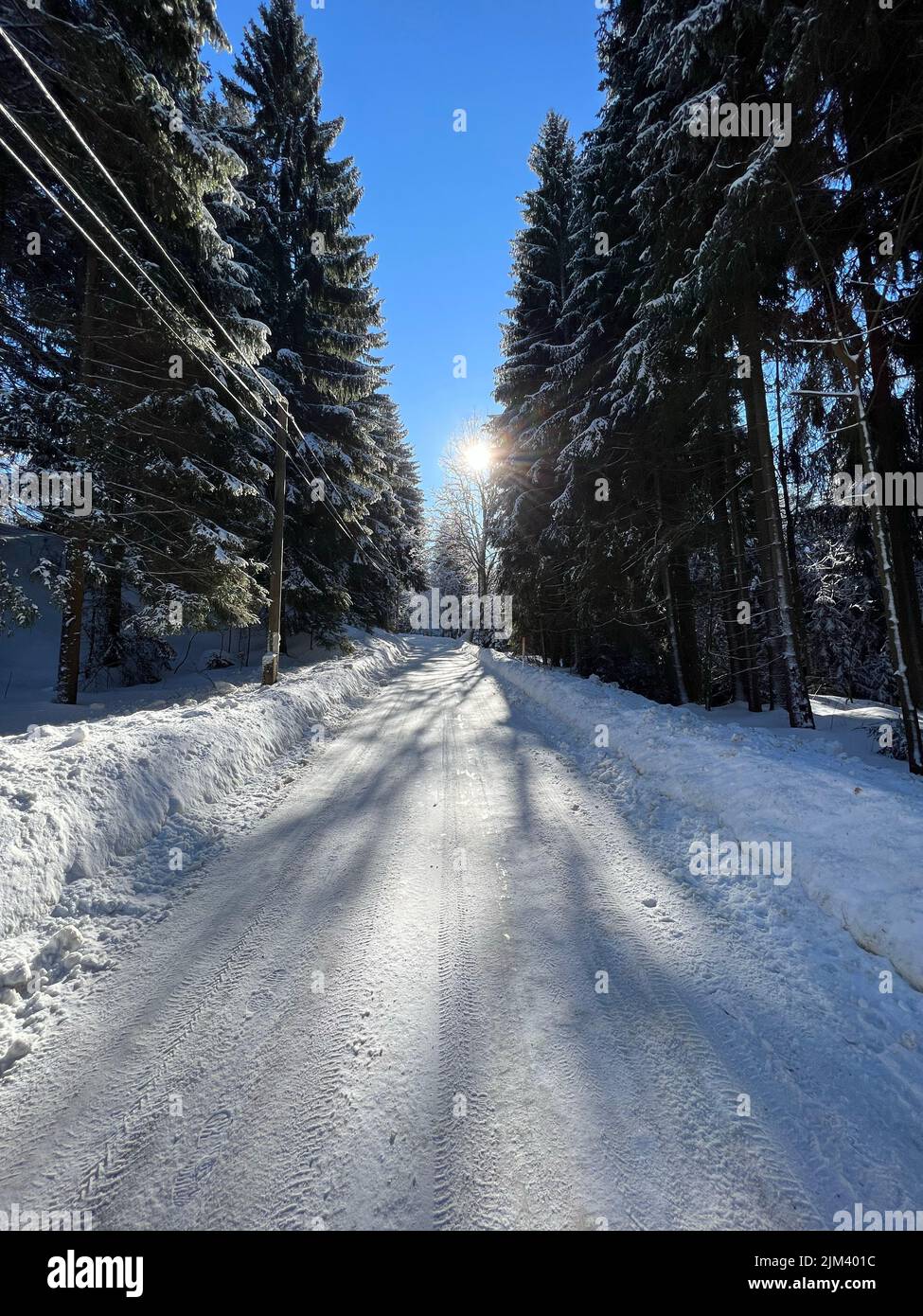 Vertical shot road covered hi-res stock photography and images - Alamy