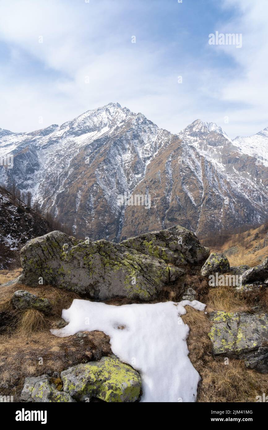 Vertical shot rock lake hi-res stock photography and images - Alamy