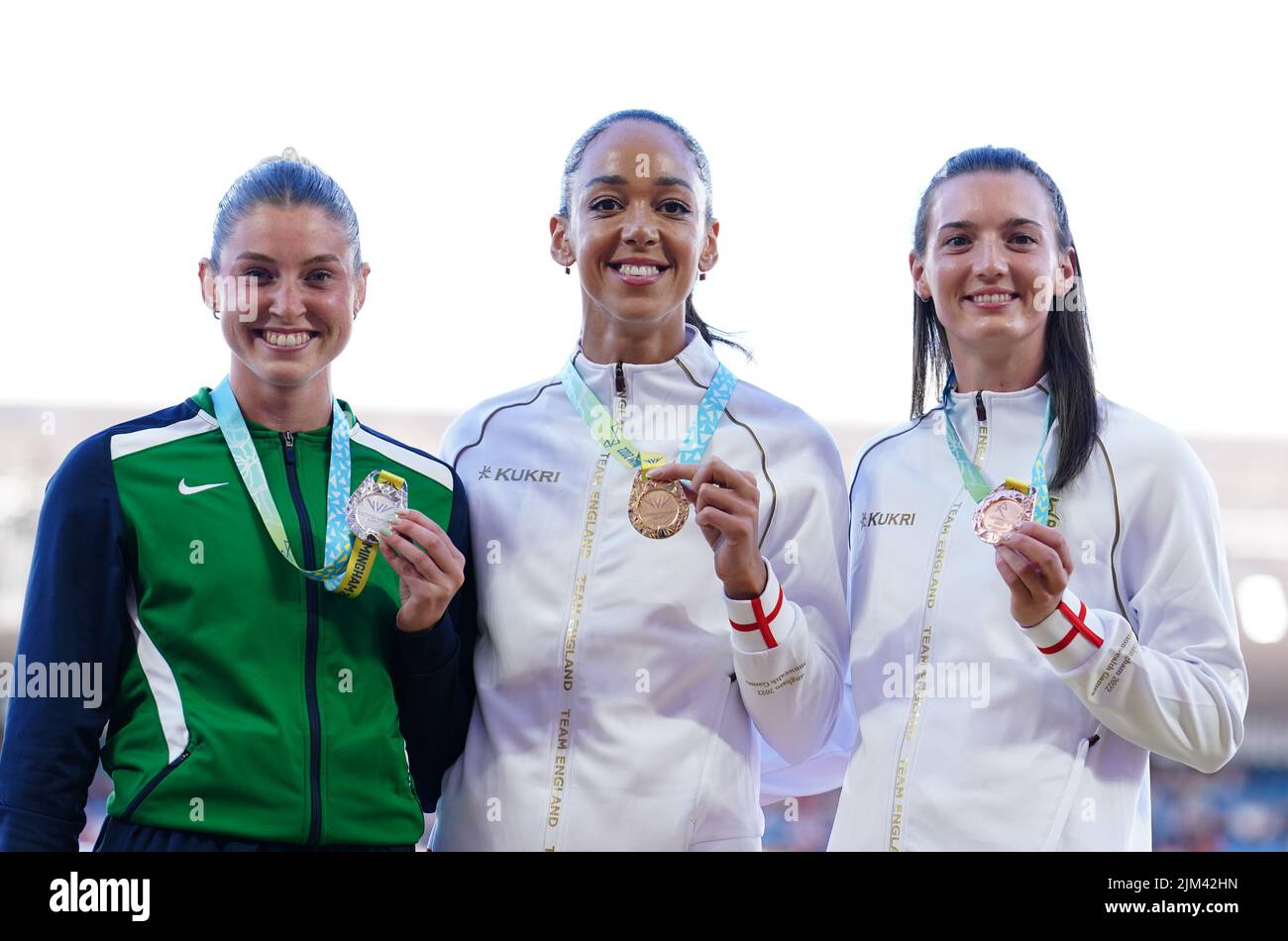 Silver medalist Northern Ireland's Kate O'Connor (left), gold medalist England's Katarina Johnson-Thompson (centre) and bronze medalist England's Jade O'Dowda on the podium for the Women's Heptathlon at Alexander Stadium on day seven of the 2022 Commonwealth Games in Birmingham. Picture date: Thursday August 4, 2022. Stock Photo