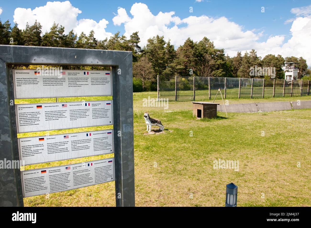 Gedenkstätte Point Alpha, Museum Point Alpha, Info-Tafel, Hundelaufanlage, ehemalige Zonengrenze, innerdeutsche Grenze, DDR, Stock Photo