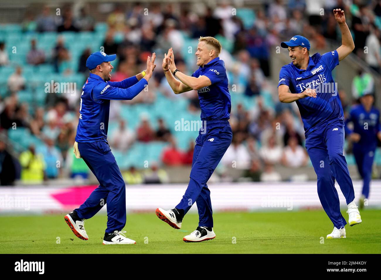 London Spirit's Nathan Ellis (centre) celebrates taking the wicket of Oval Invincible's Jason Roy during The Hundred match at The Kia Oval, London. Picture date: Thursday August 4, 2022. Stock Photo