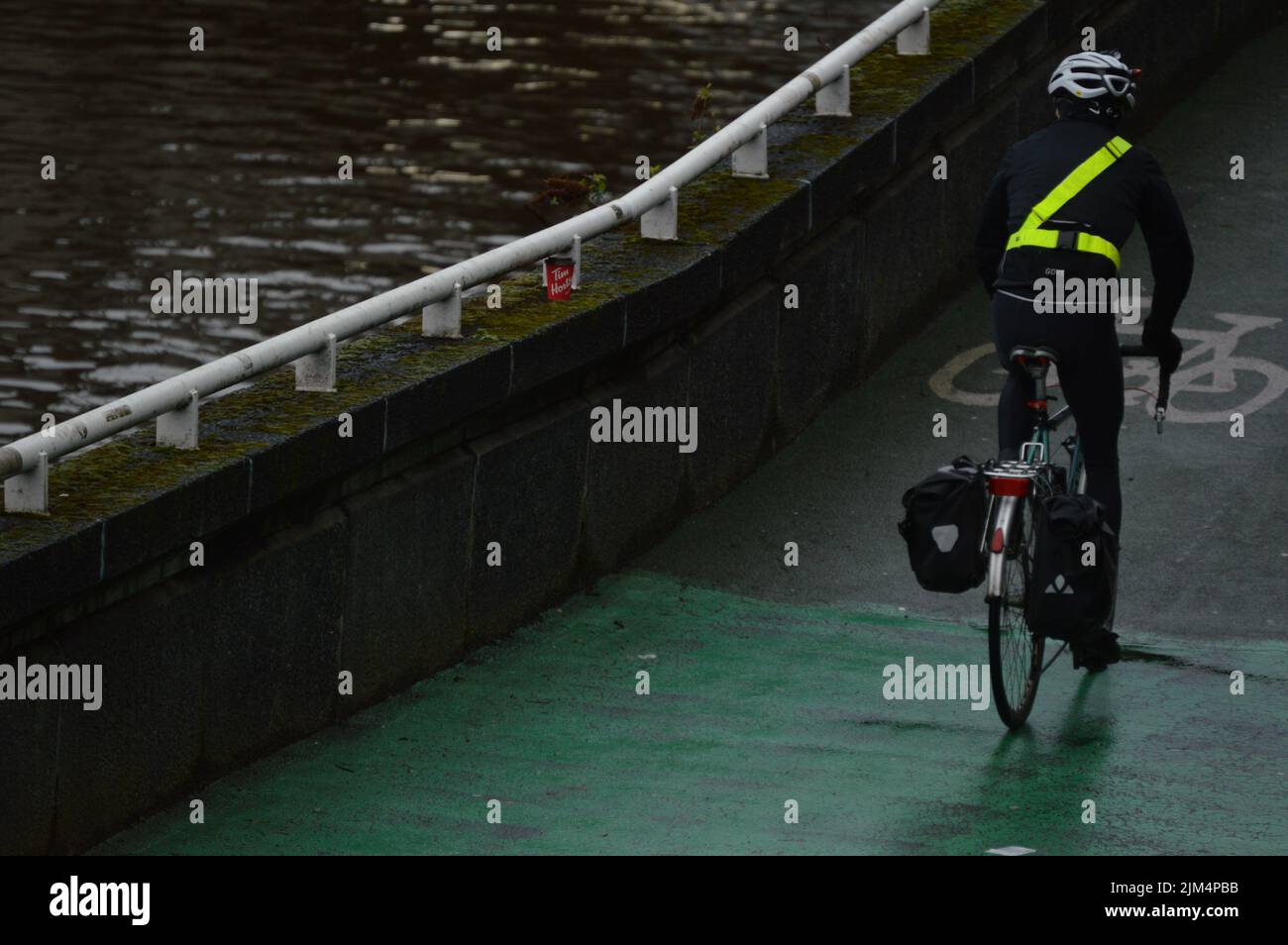 Bridge street cycle hi-res stock photography and images - Alamy