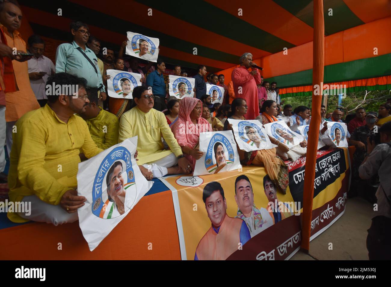 Kolkata, India. 04th Aug, 2022. Prominent leaders at the sit-in demonstration by Bharatiya Janata Party (BJP) to protest against the West Bengal school recruitment scam & alleged institutionalised corruption across West Bengal in Kolkata, India on August 4, 2022. (Photo by Biswarup Ganguly/Pacific Press/Sipa USA) Credit: Sipa USA/Alamy Live News Stock Photo