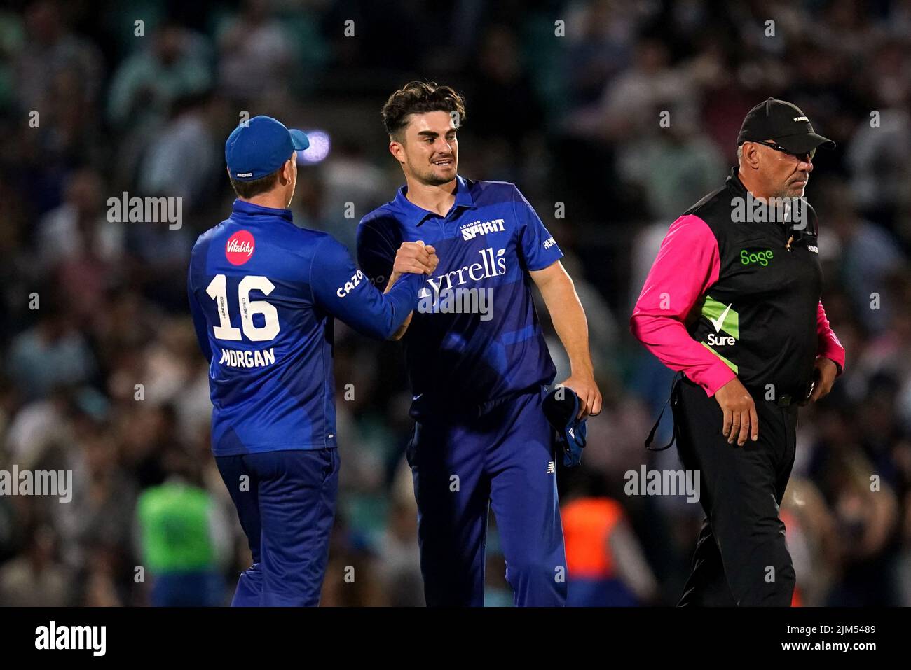 London Spirit's Jordan Thompson celebrates their victory at the end of the match with captain Eoin Morgan, (left) during The Hundred match at The Kia Oval, London. Picture date: Thursday August 4, 2022. Stock Photo