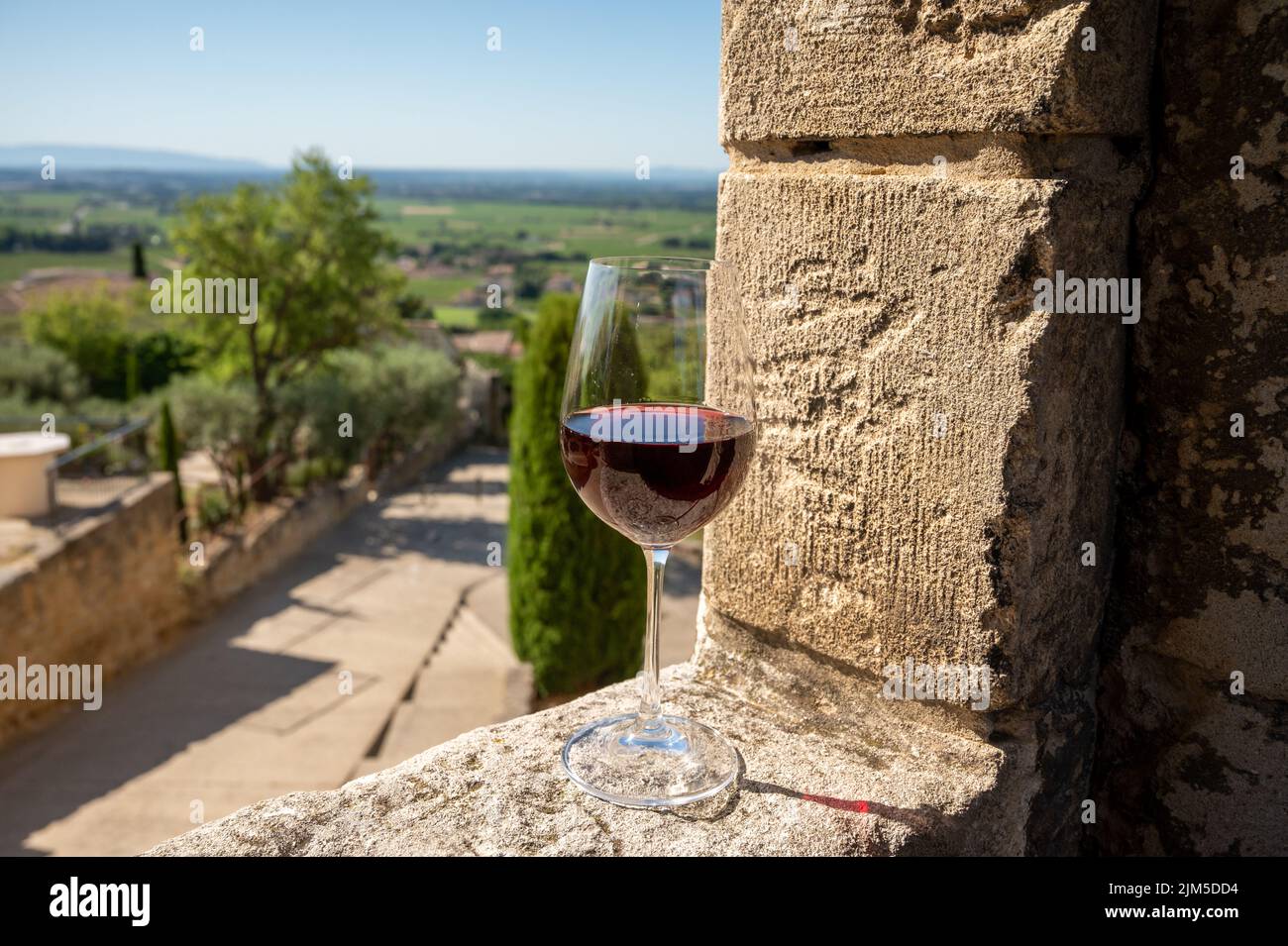 Wine tour with tasting of red dry wine and ruins of medieval castle of ChâteauneufduPape