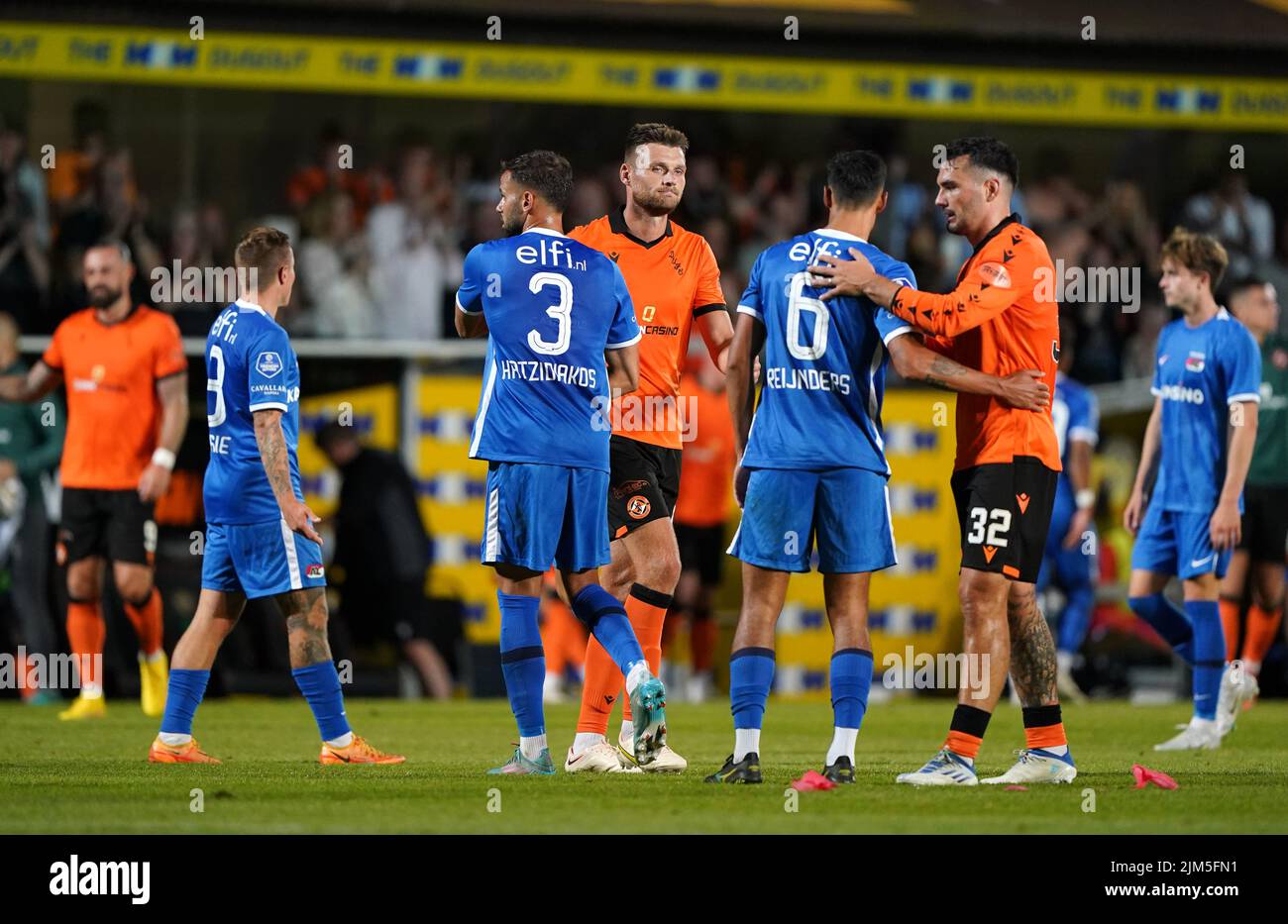 Dundee United and AZ Alkmaar shake hands at full-time after the UEFA Europa Conference League third qualifying round, first leg match at Tannadice Park, Dundee. Picture date: Thursday August 4, 2022. Stock Photo