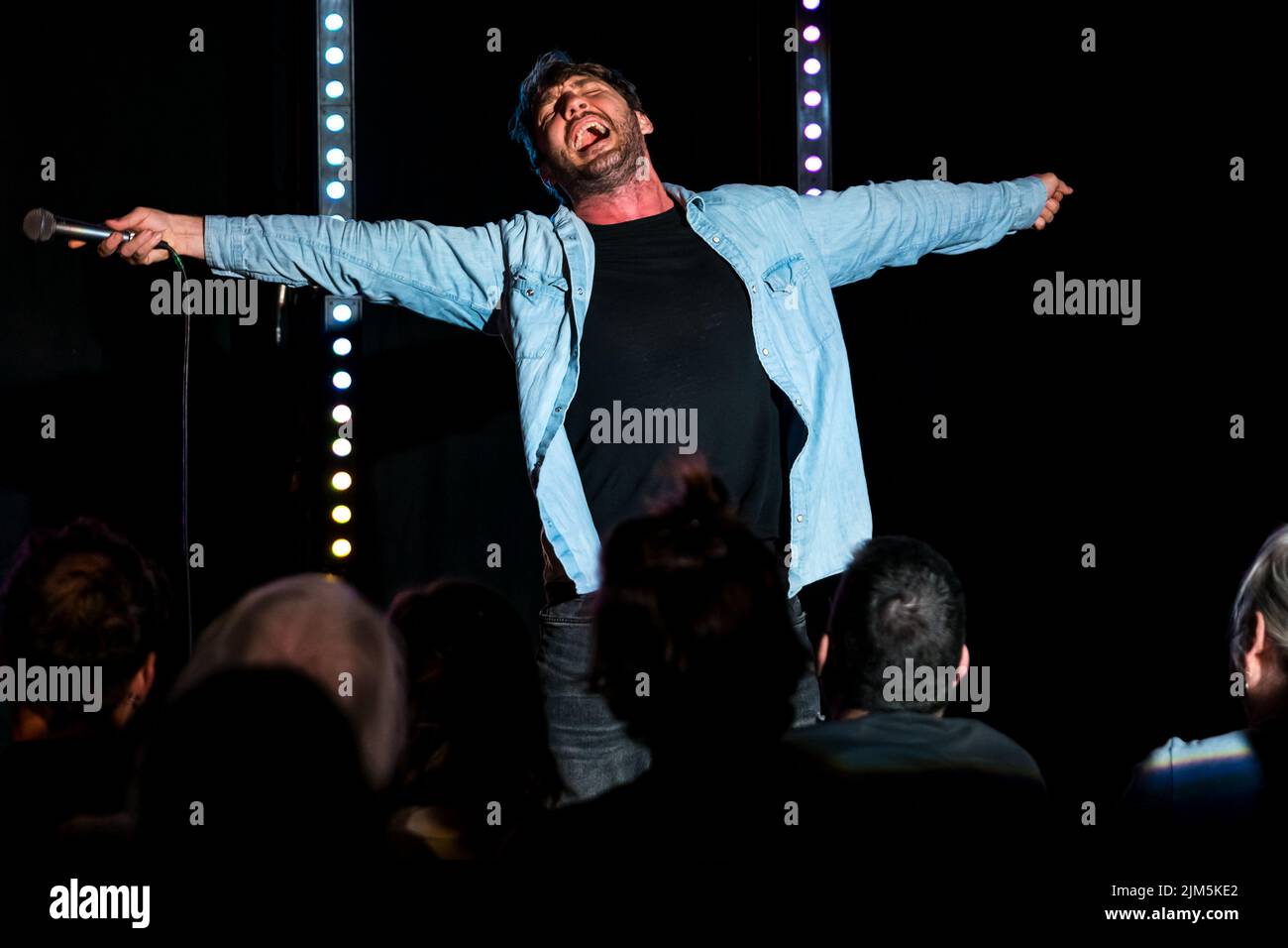 Edinburgh, Scotland, United Kingdom, 4th August 2022. Edinburgh Festival Fringe: The Stand Comedy Club presents a showcase of the comedic talent on offer at this year's Fringe at the New Town Theatre. Pictured: Sean Walsh.  Credit: Sally Anderson/Alamy Live News Stock Photo