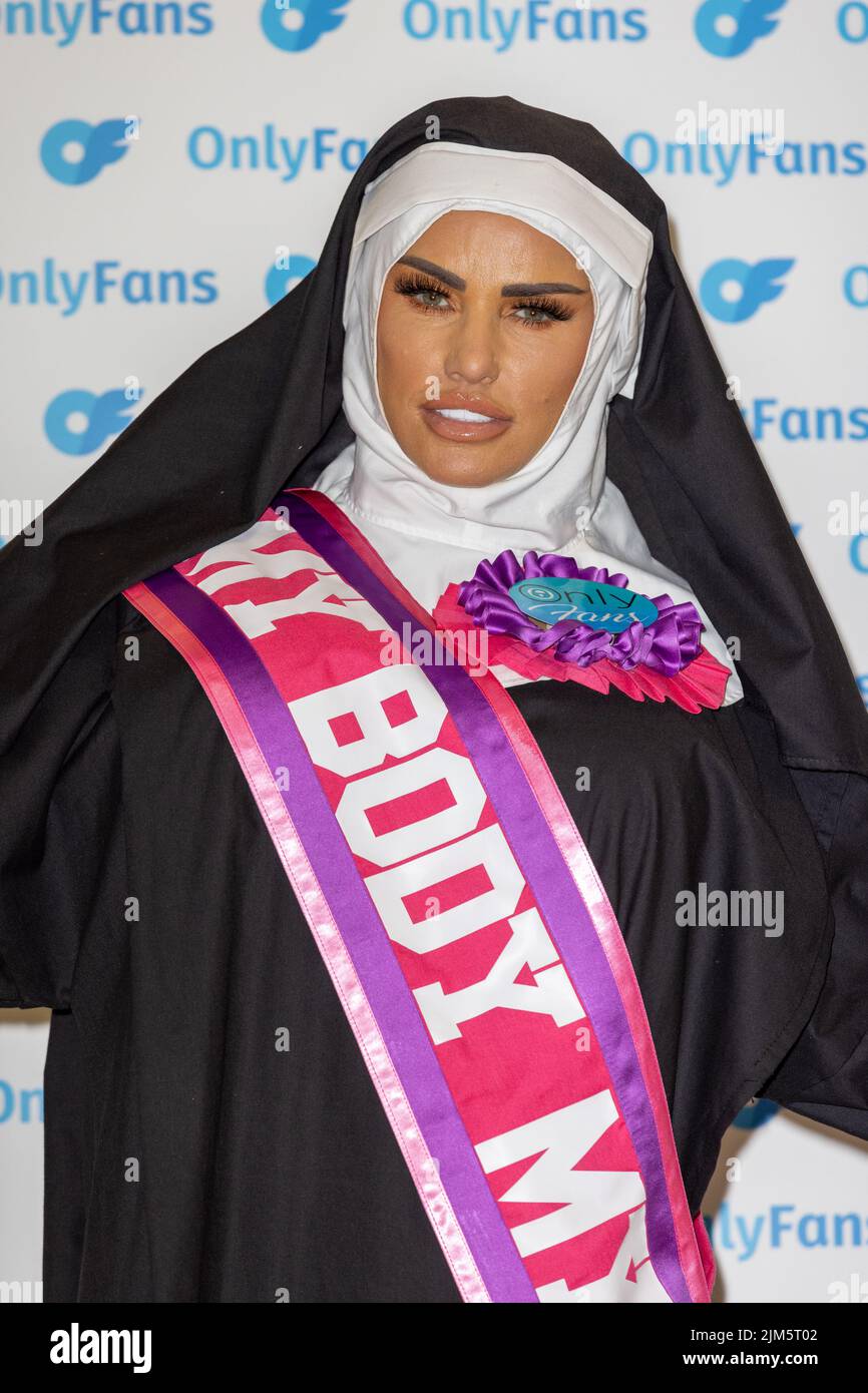 Katie Price attends a photo call as she launches new Only Fans Channel Featuring: Katie Price Where: London, United Kingdom When: 26 Jan 2022 Credit: Phil Lewis/WENN Stock Photo