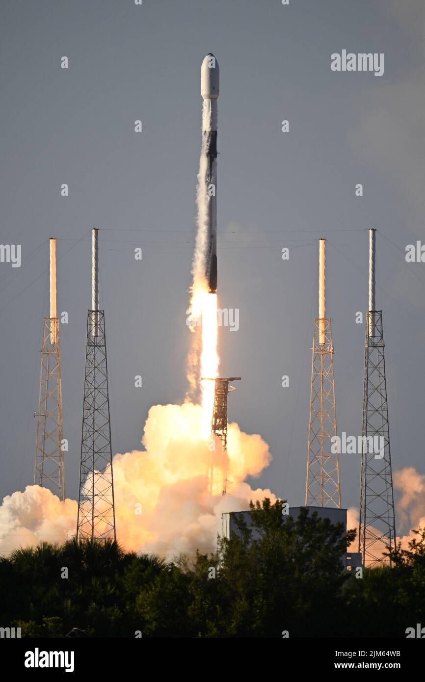 A SpaceX Falcon 9 rocket launches the Korea Pathfinder Lunar Orbiter (KPLO) from Complex 40 at 7:08 PM from the Cape Canaveral Space Force Station, Florida on Thursday August 4, 2022. South Korea's mission will search for potential areas of water ice on the lunar surface. Photo by Joe Marino/UPI Credit: UPI/Alamy Live News Stock Photo