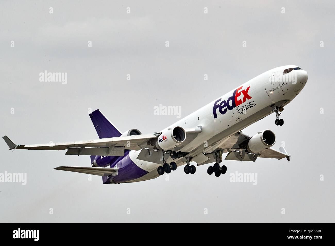 Palm Springs, California, USA. 4th Aug, 2022. A FEDEX MD-11F doing low approaches at the Palm Springs International Airport. (Credit Image: © Ian L. Sitren/ZUMA Press Wire) Stock Photo