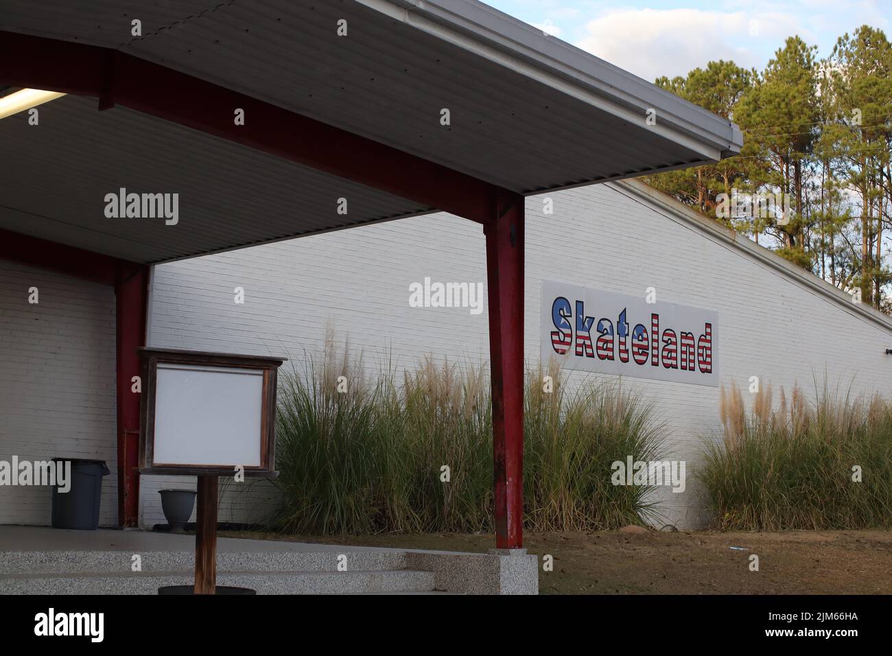 Augusta, Ga USA 12 25 21 Vintage throw back Skateland Roller skate