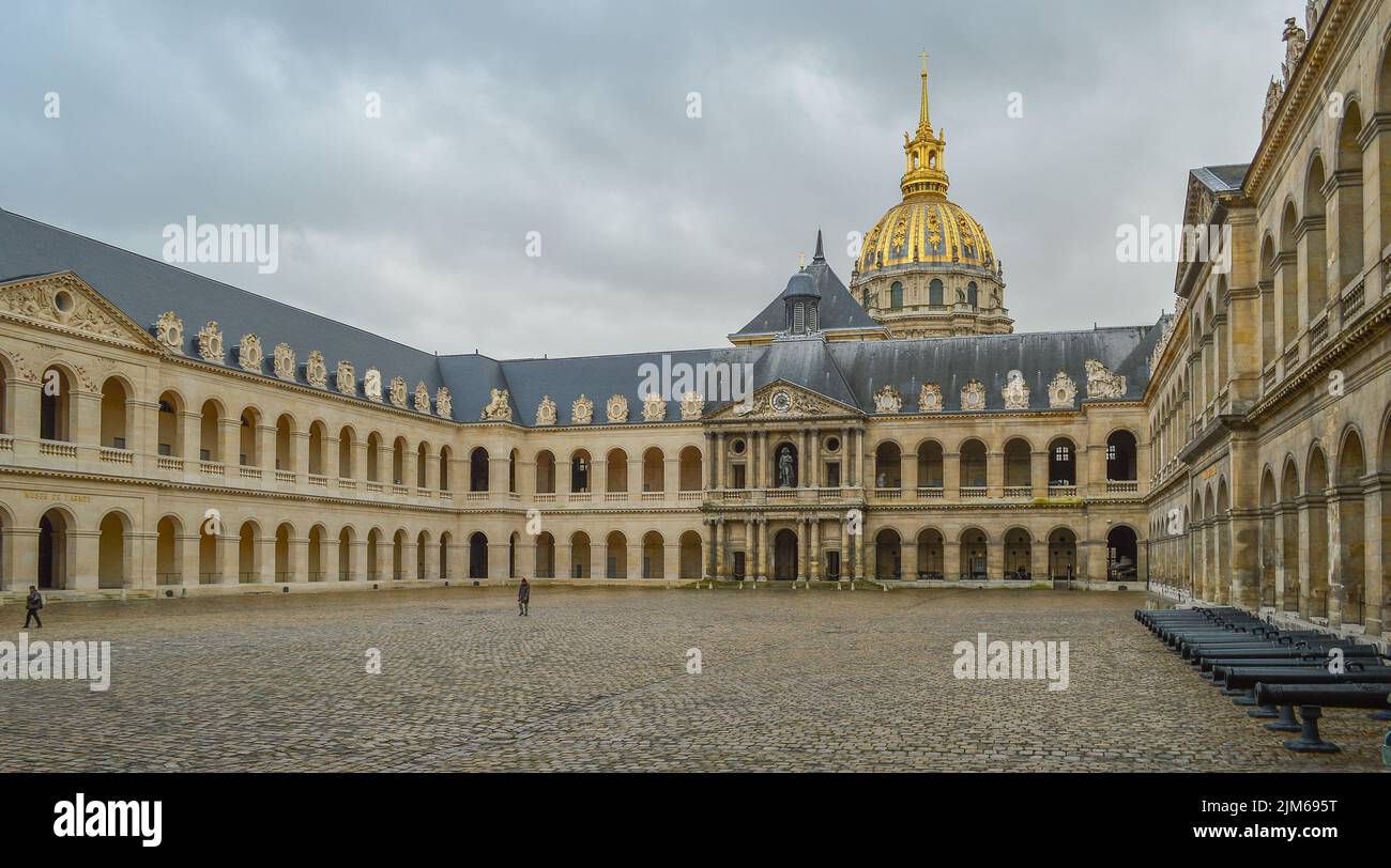 Les Invalides,  formally the Hotel national des Invalides is a complex of buildings in the 7th arrondissement of Paris. Stock Photo