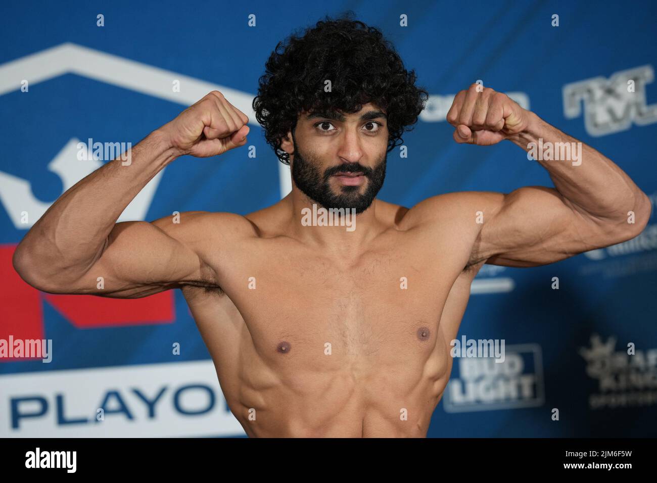 NEW YORK CITY, NY - August 4: Mahmoud Sebie steps on the scale for the official weigh-ins at The New Yorker Hotel for 2022 PFL Playoffs Semi-Finals : Official Weigh-ins on August 4, 2022 in New York City, NY, United States. (Photo by Louis Grasse/PxImages) Stock Photo