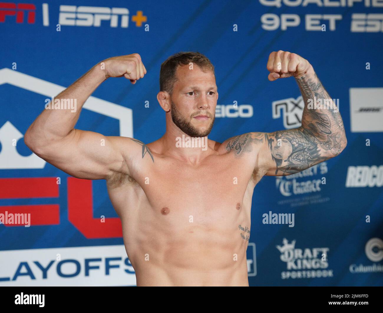 NEW YORK CITY, NY - August 3: Marthin Hamlet steps on the scale for the official weigh-ins at The New Yorker Hotel for 2022 PFL Playoffs Semi-Finals : Official Weigh-ins on August 3, 2022 in New York City, NY, United States. (Photo by Louis Grasse/PxImages) Stock Photo