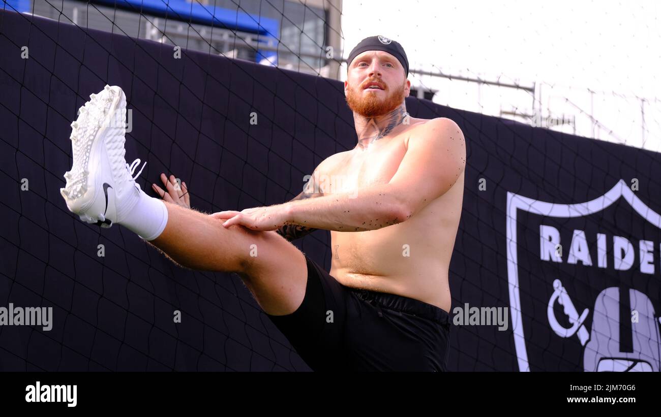 Photo: Raiders Max Crosby Sacks Chargers Herbert st SoFi Stadium -  LAP20231001806 