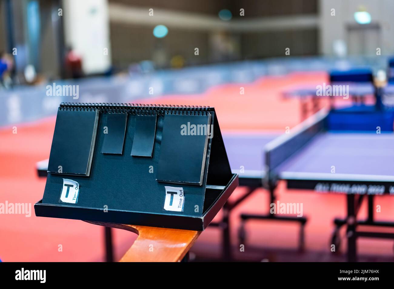 Table tennis match referee hi-res stock photography and images - Alamy