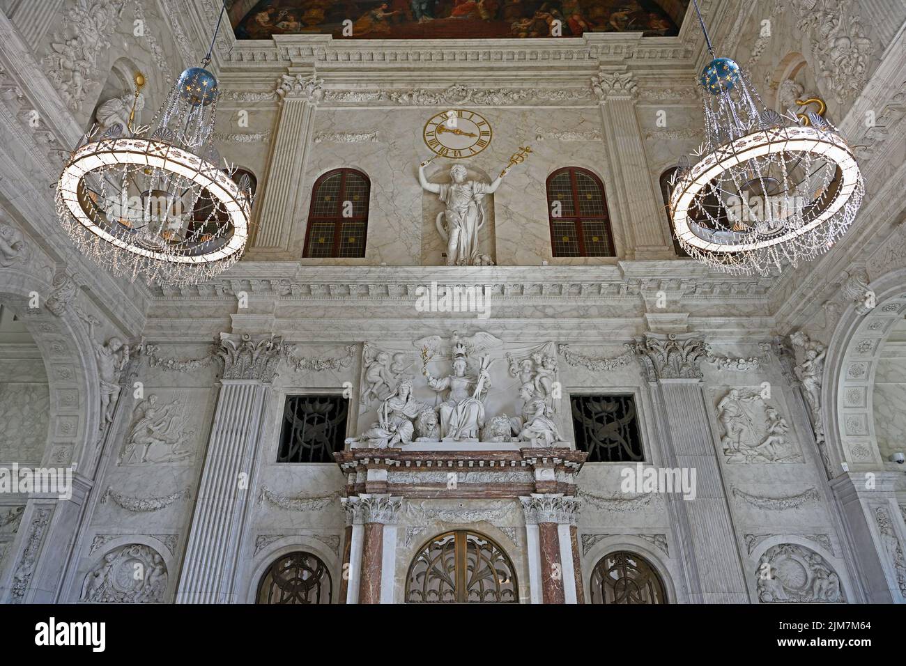 amsterdam, netherlands – 2022-07-25:  royal palace (former town hall / 1655) at the dam - central citizen hall --  [credit: joachim affeldt - larger f Stock Photo