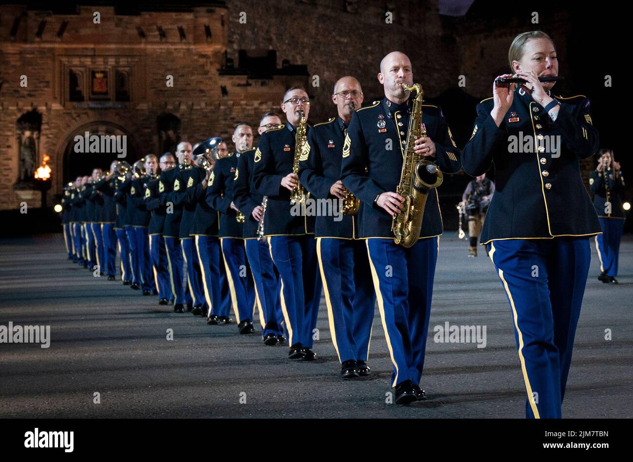 The US Army Field Band perform on the Esplanade of Edinburgh Castle at this year's Royal Edinburgh Military Tattoo. After a two-year hiatus the Tattoo returns with the 2022 show titled 'Voices' with over 800 performers and includes international performances from Mexico, The United States, Switzerland and New Zealand. Picture date: Thursday August 4, 2022. Stock Photo