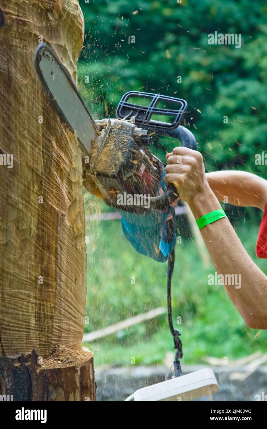Electric climbing saw deals