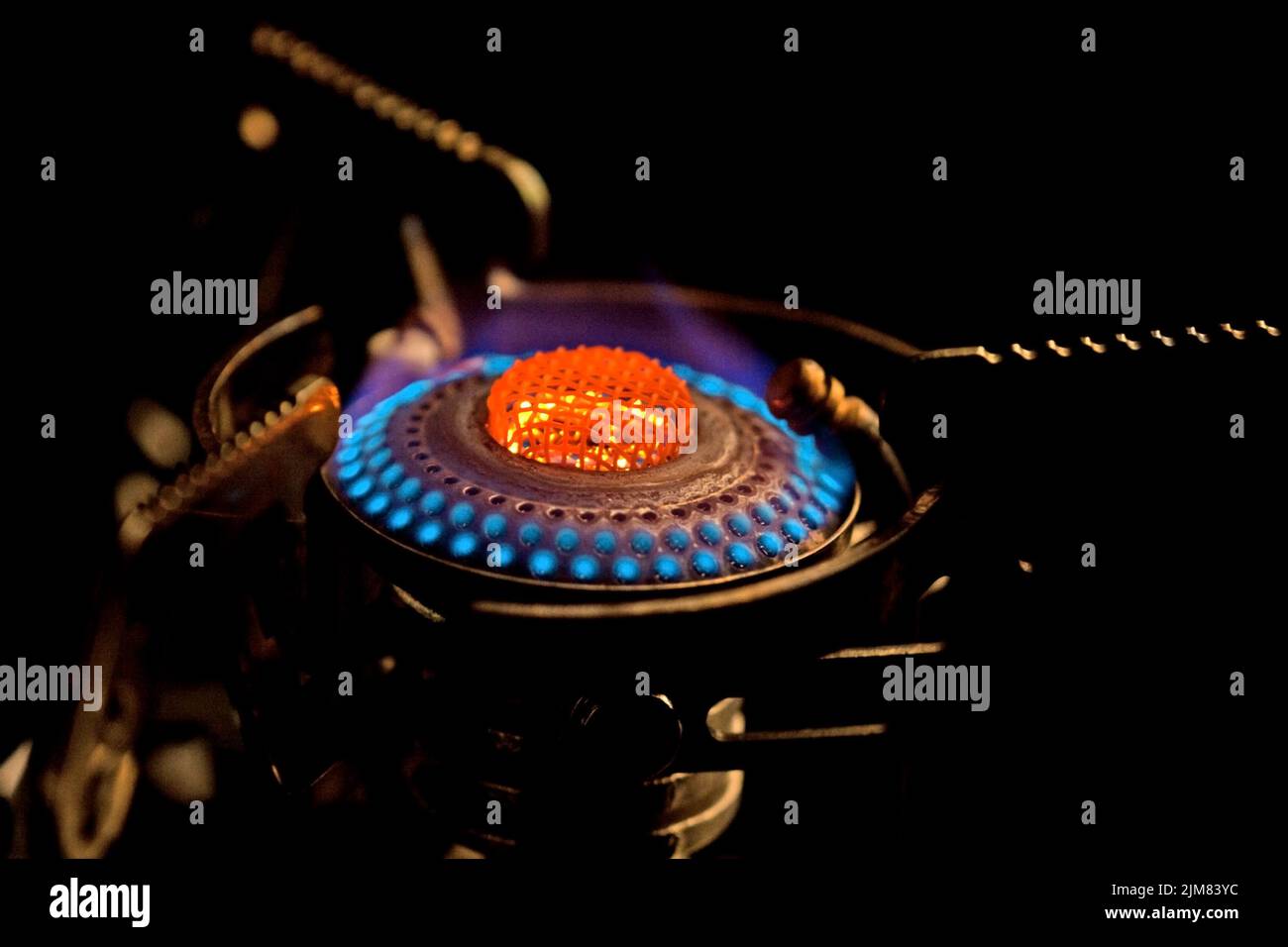 Flame in gas stove Stock Photo Alamy