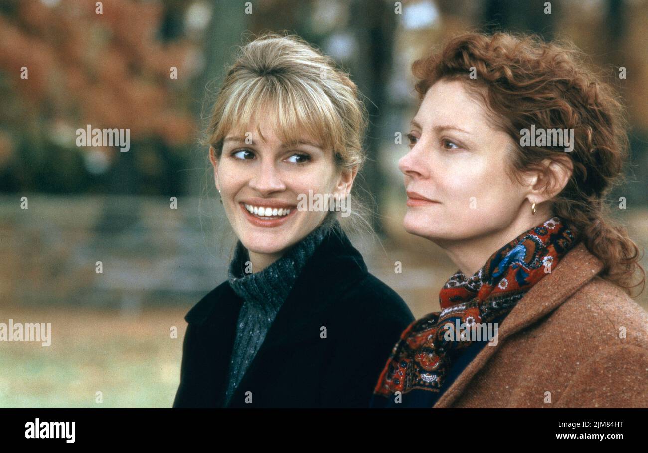 SUSAN SARANDON and JULIA ROBERTS in STEPMOM (1998), directed by CHRIS COLUMBUS. Credit: COLUMBIA TRISTAR / Album Stock Photo