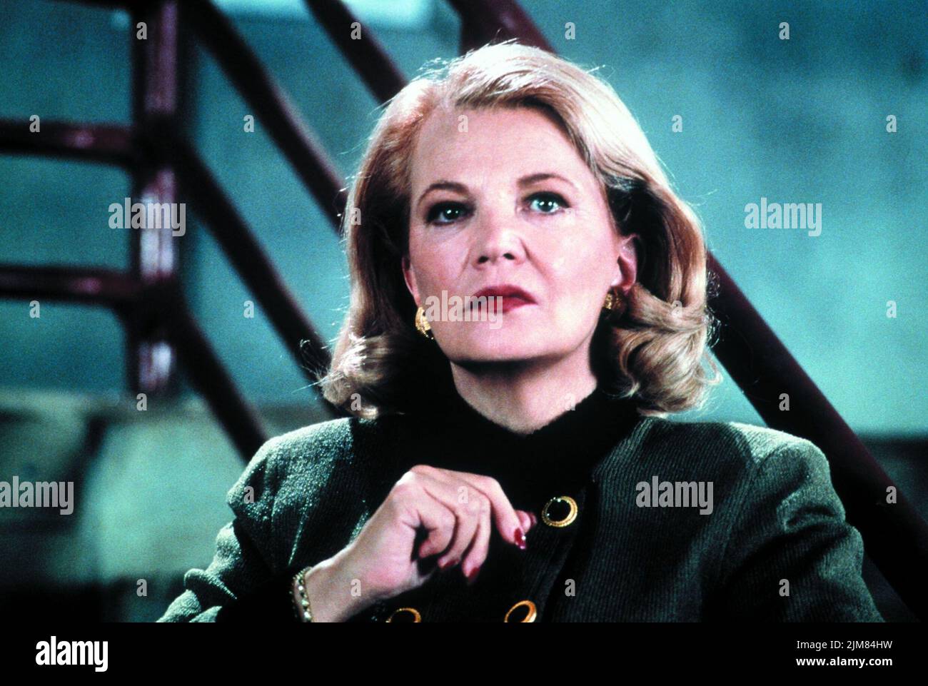 GENA ROWLANDS in SOMETHING TO TALK ABOUT (1995), directed by LASSE HALLSTROM. Credit: WARNER BROTHERS / Album Stock Photo